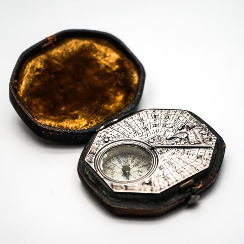 西式銀製日晷